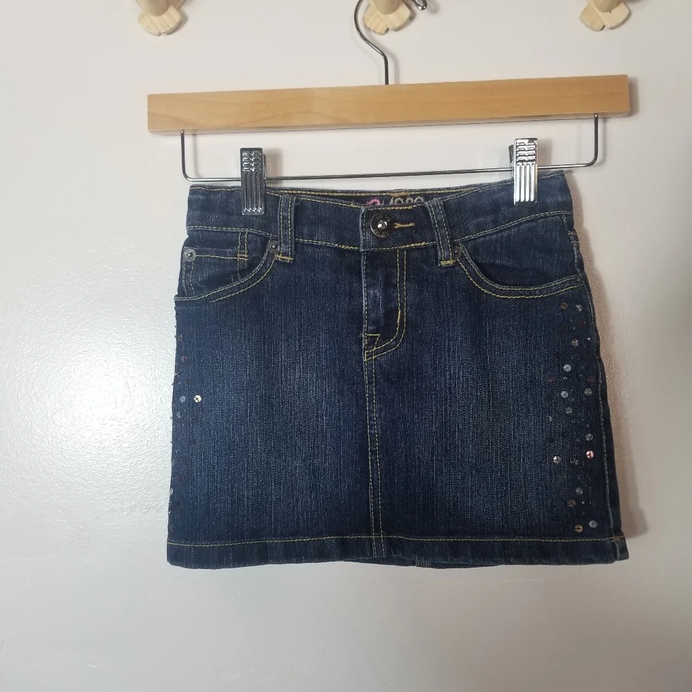 CHILDRENS PLACE JEAN SKIRT SIZE 6 W/SHINY SEQUINS ON FRONT SIDES ATTACHED SHORTS